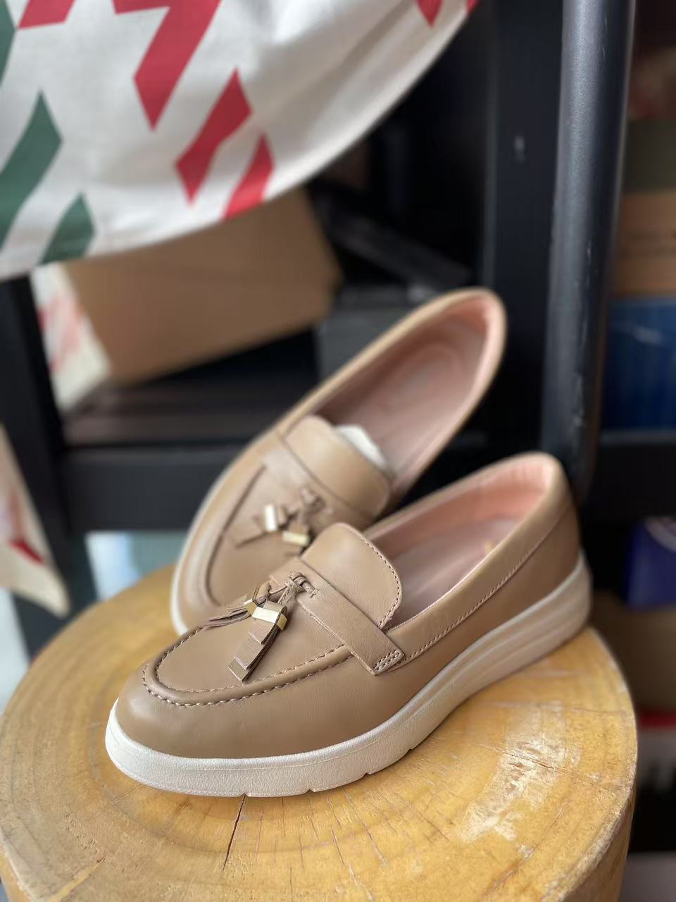 Rockport women's Ultra-Light Comfortable Casual Loafers in British Style(second-hand)