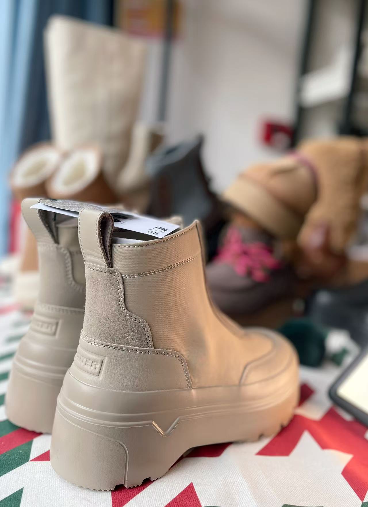 Henter women's waterproof short fashion boot(ssecond-hand)