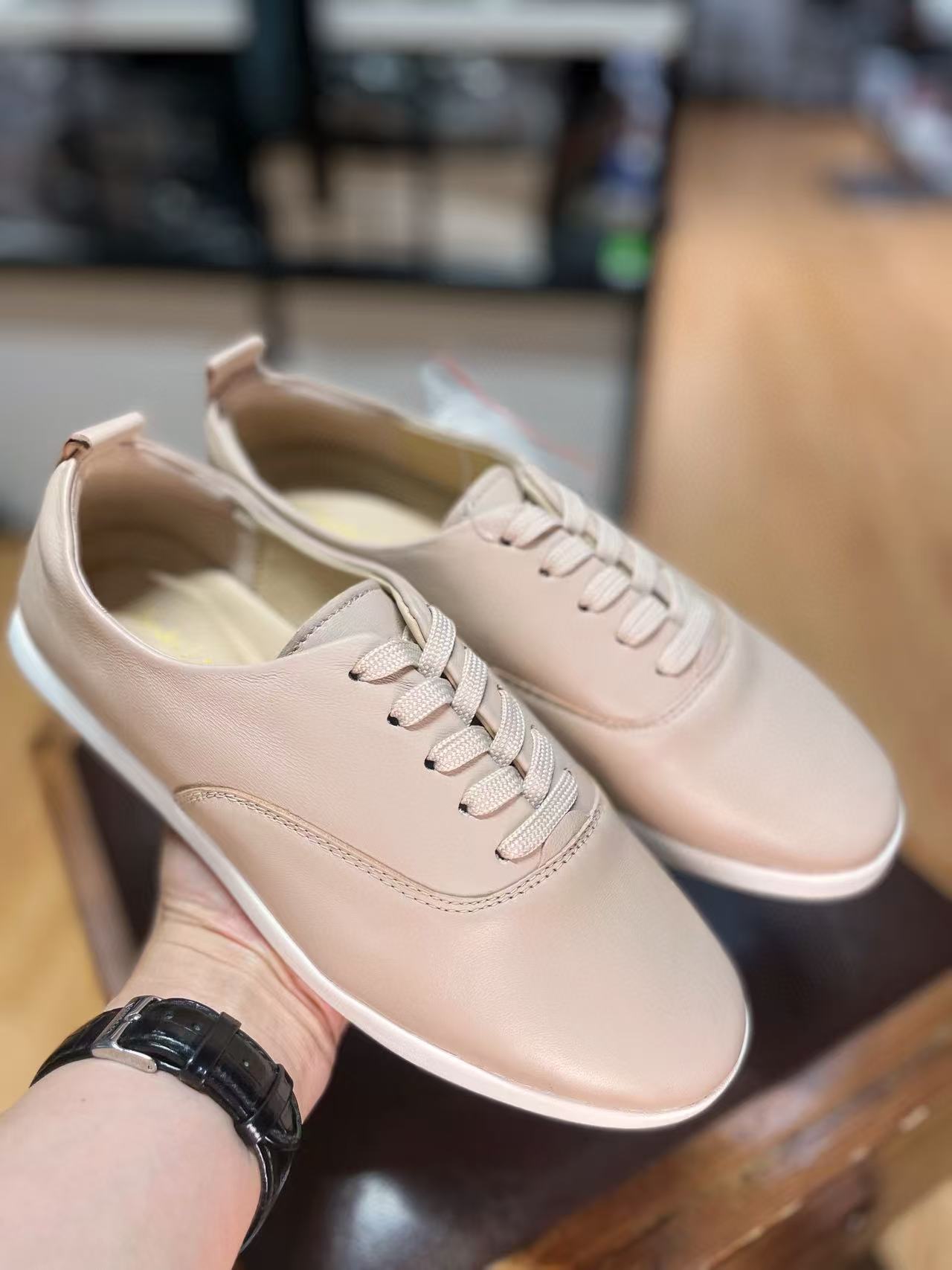 Lightweight and Comfortable AceLite Tie Women's Leather Flat Shoes(second-hand)