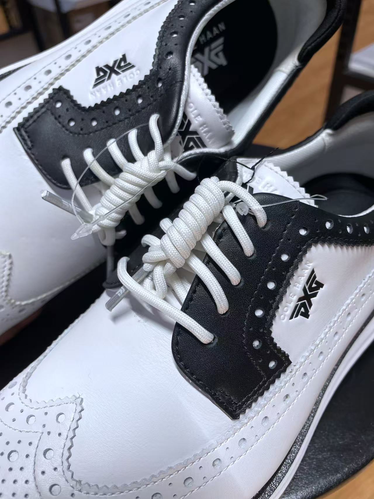 Cole haan wowen's golf shoes leather (second-hand)