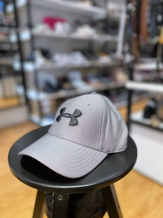 High quality and comfortable baseball cap, size L for men and size mL for women(second-hand)