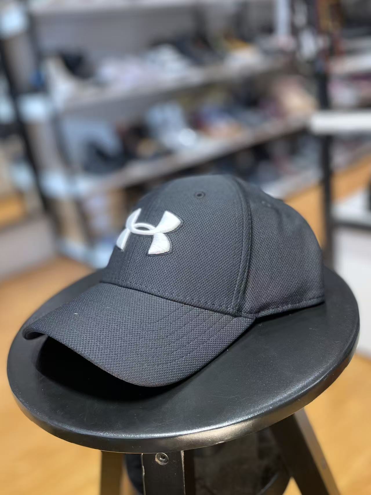 High quality and comfortable baseball cap, size L for men and size mL for women(second-hand)