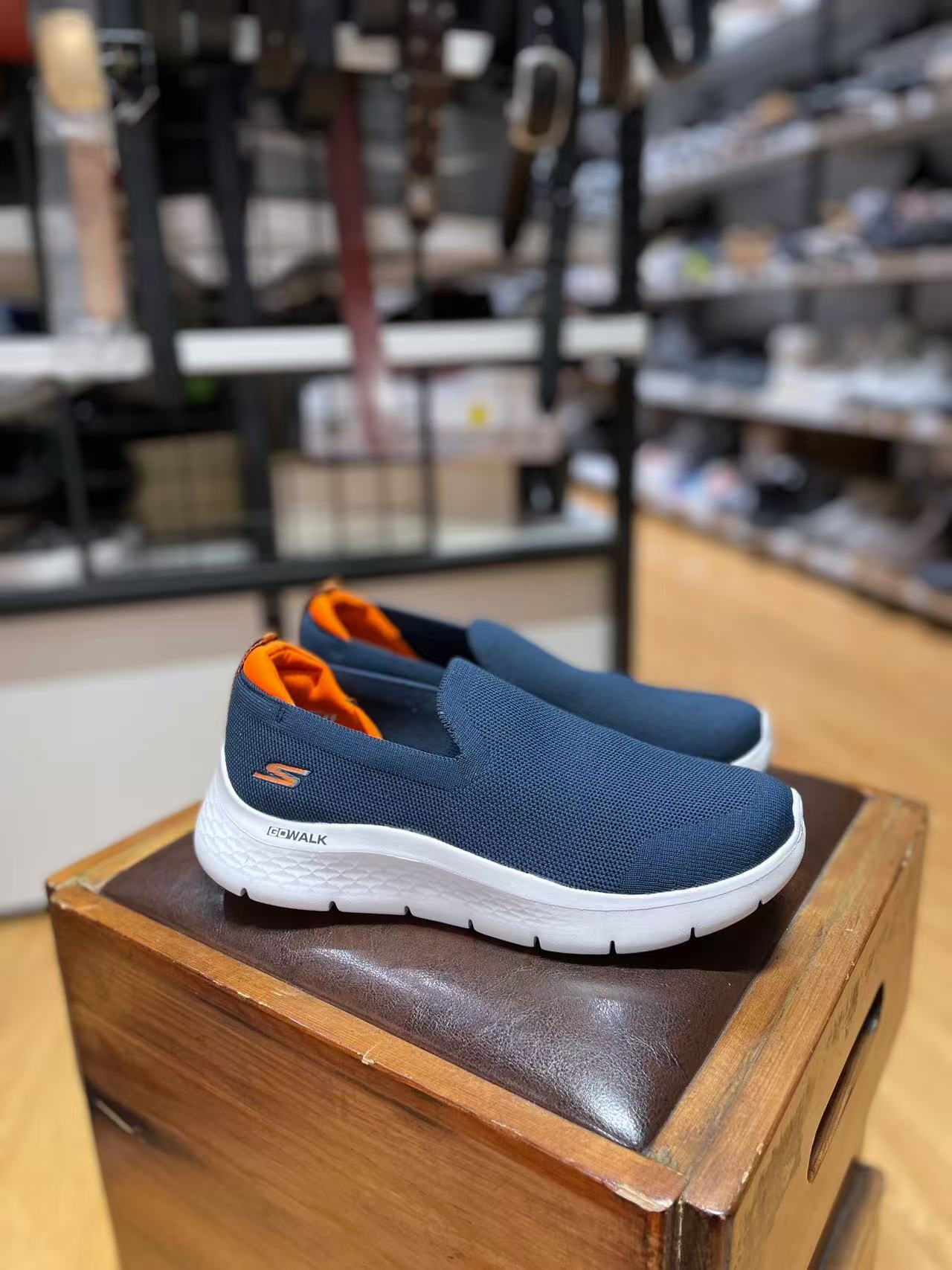 Men's walking shoes Light and comfortbable