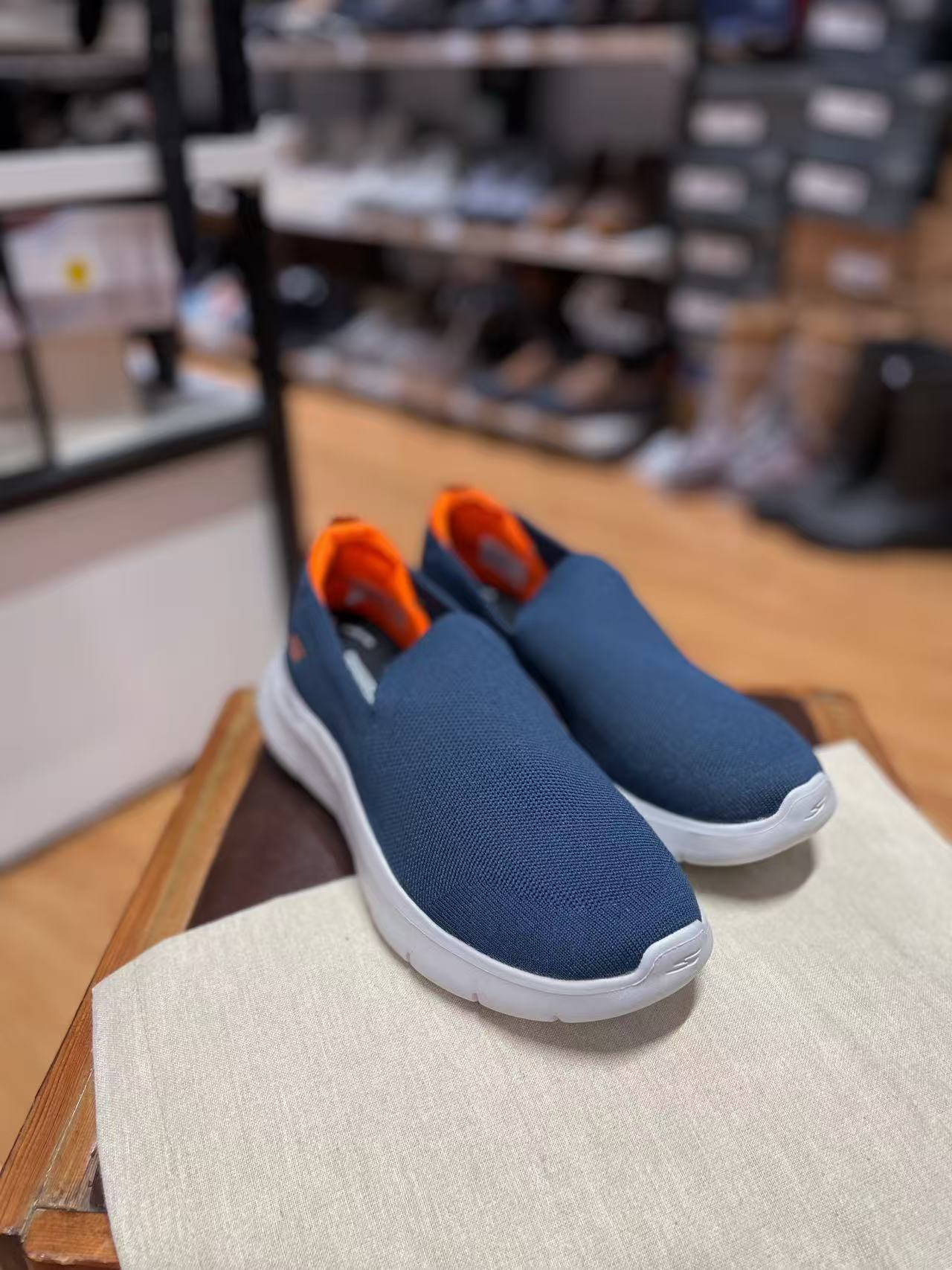 Men's walking shoes Light and comfortbable