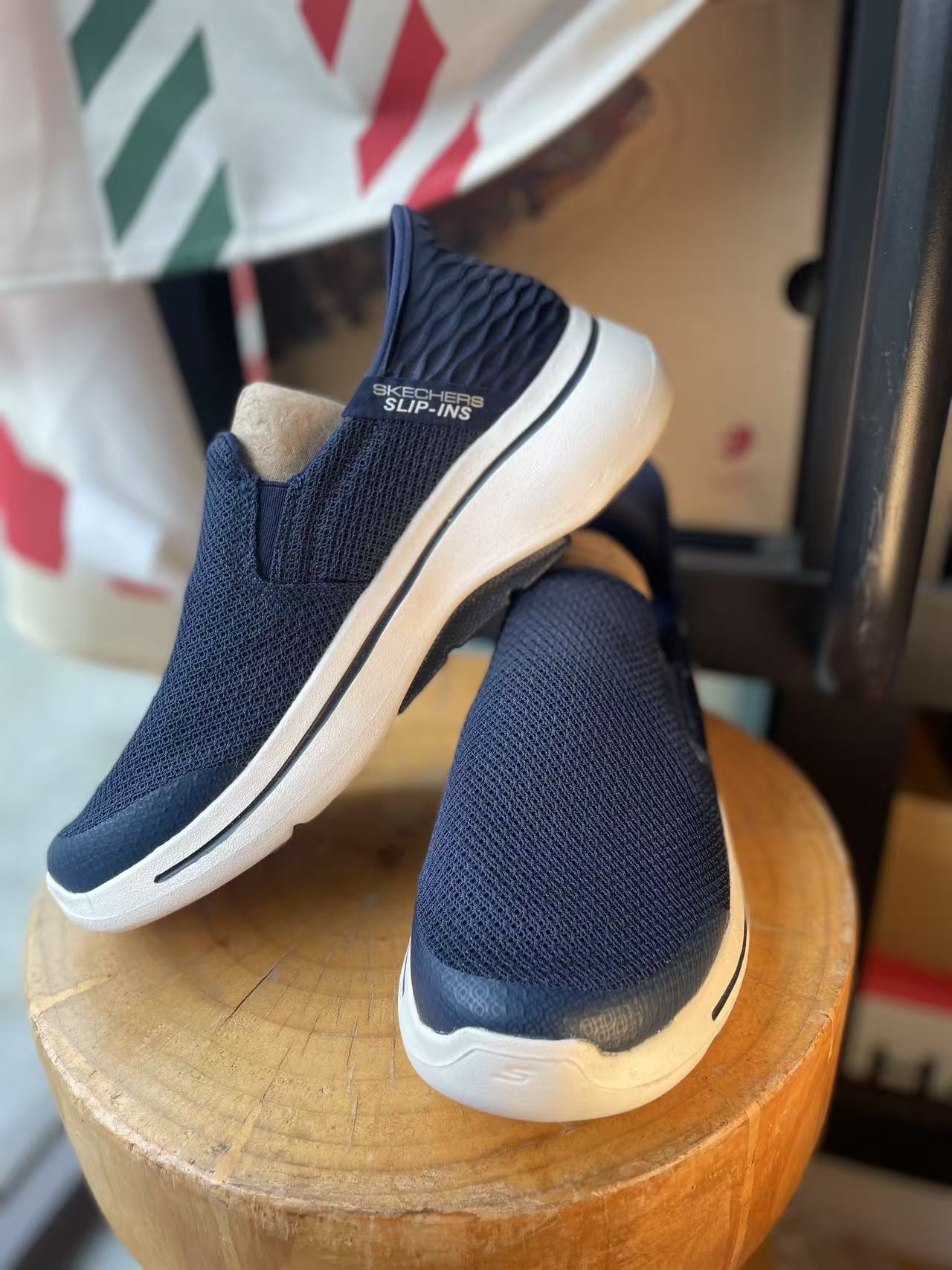 Men's slip-ins walking shoes