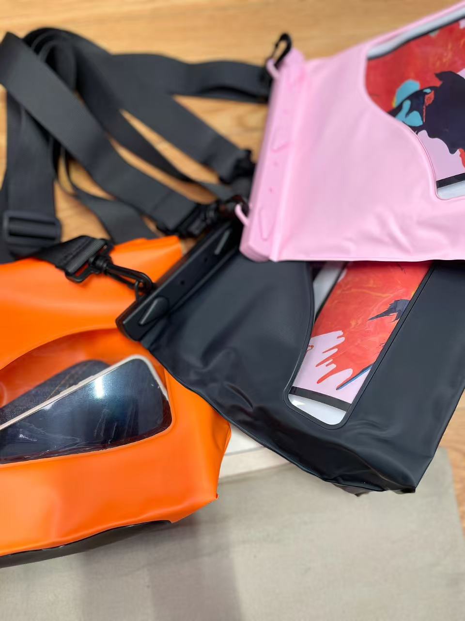 Transparent crossbody mobile phone waterproof bag