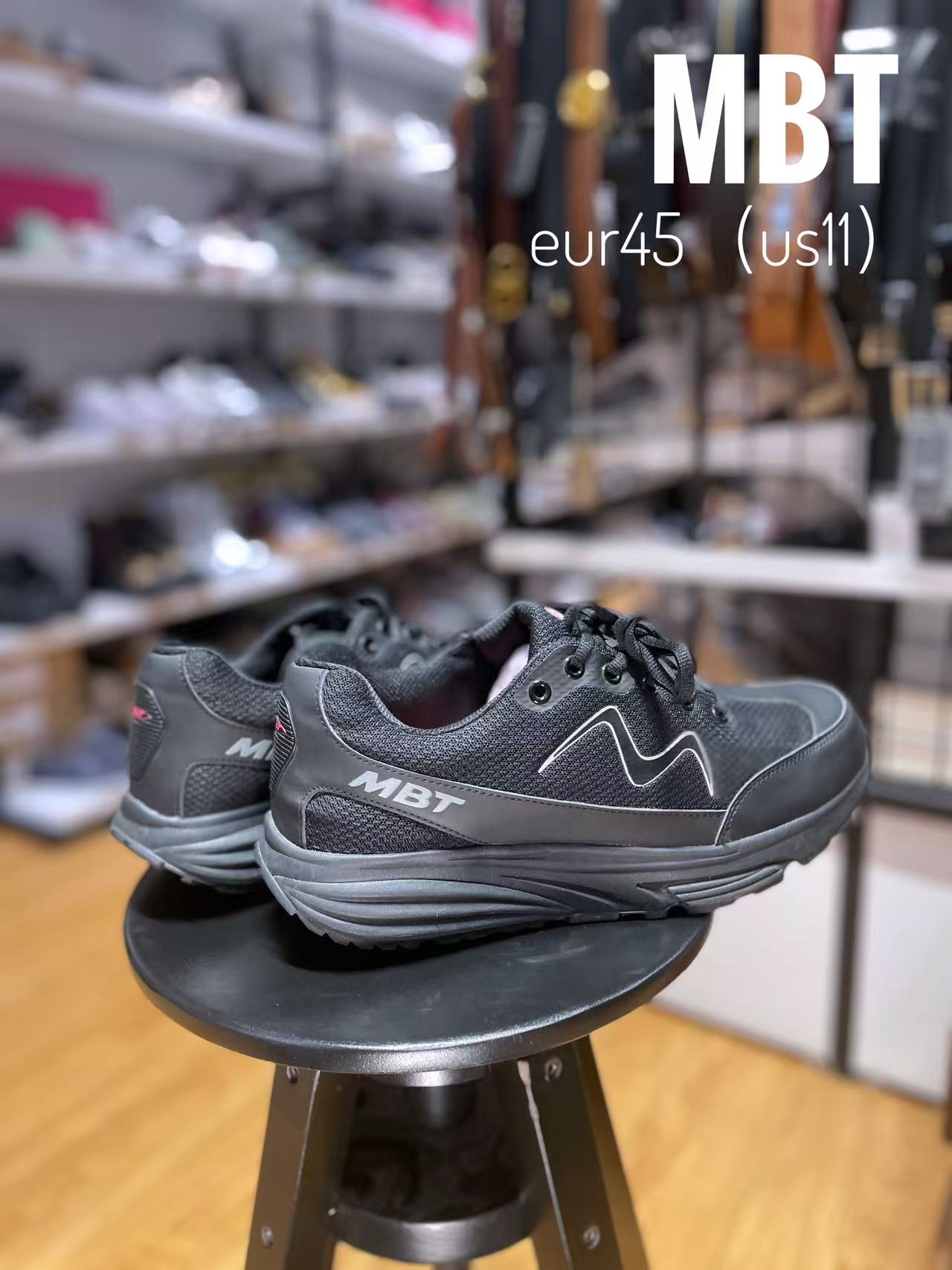 Large size outdoor men's shoes(sizes are marked in the picture)(second-hand)