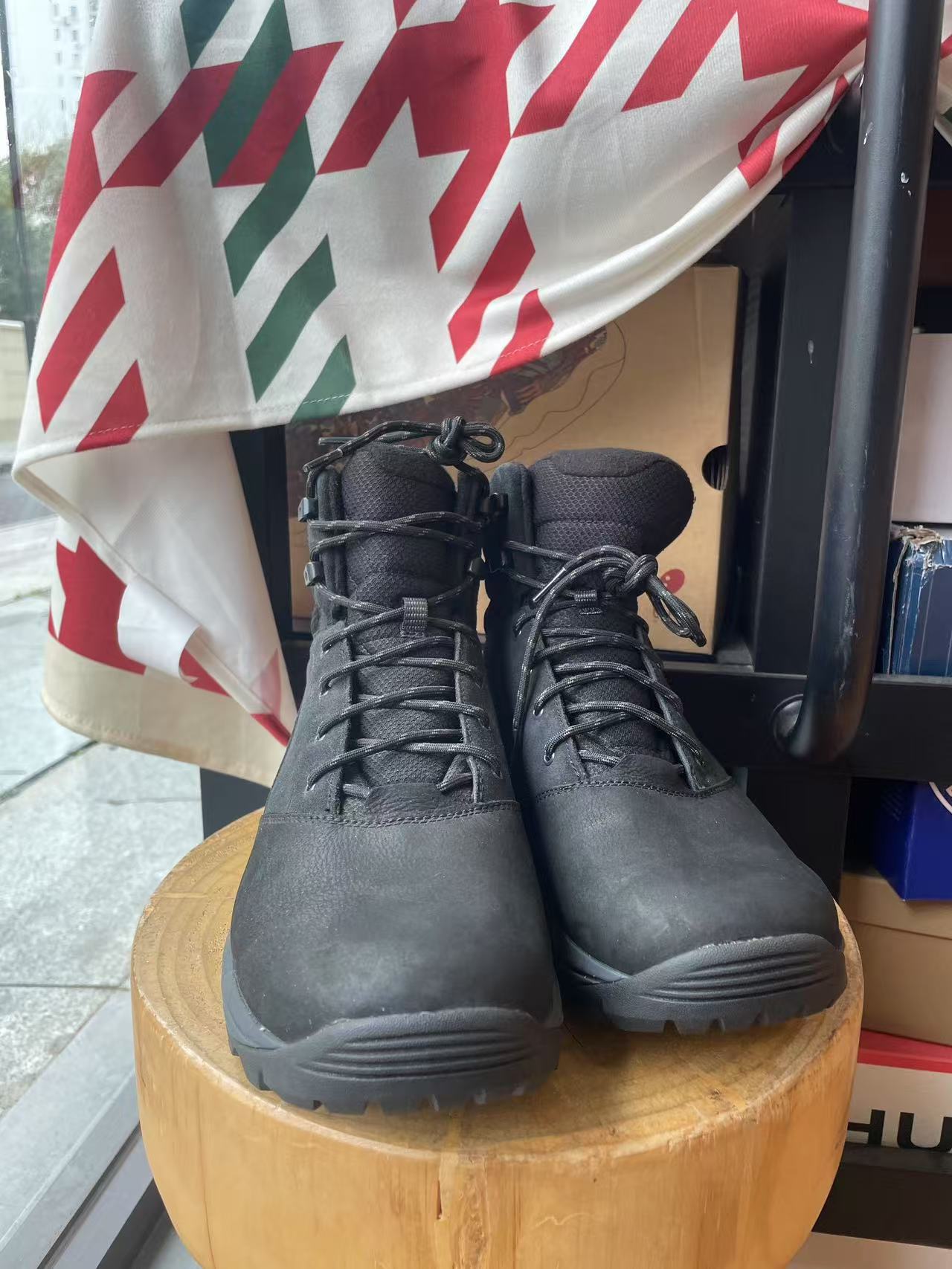 Large size outdoor men's shoes(sizes are marked in the picture)(second-hand)