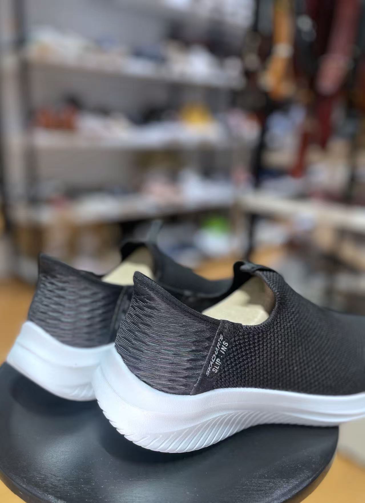 Women's walking shoes