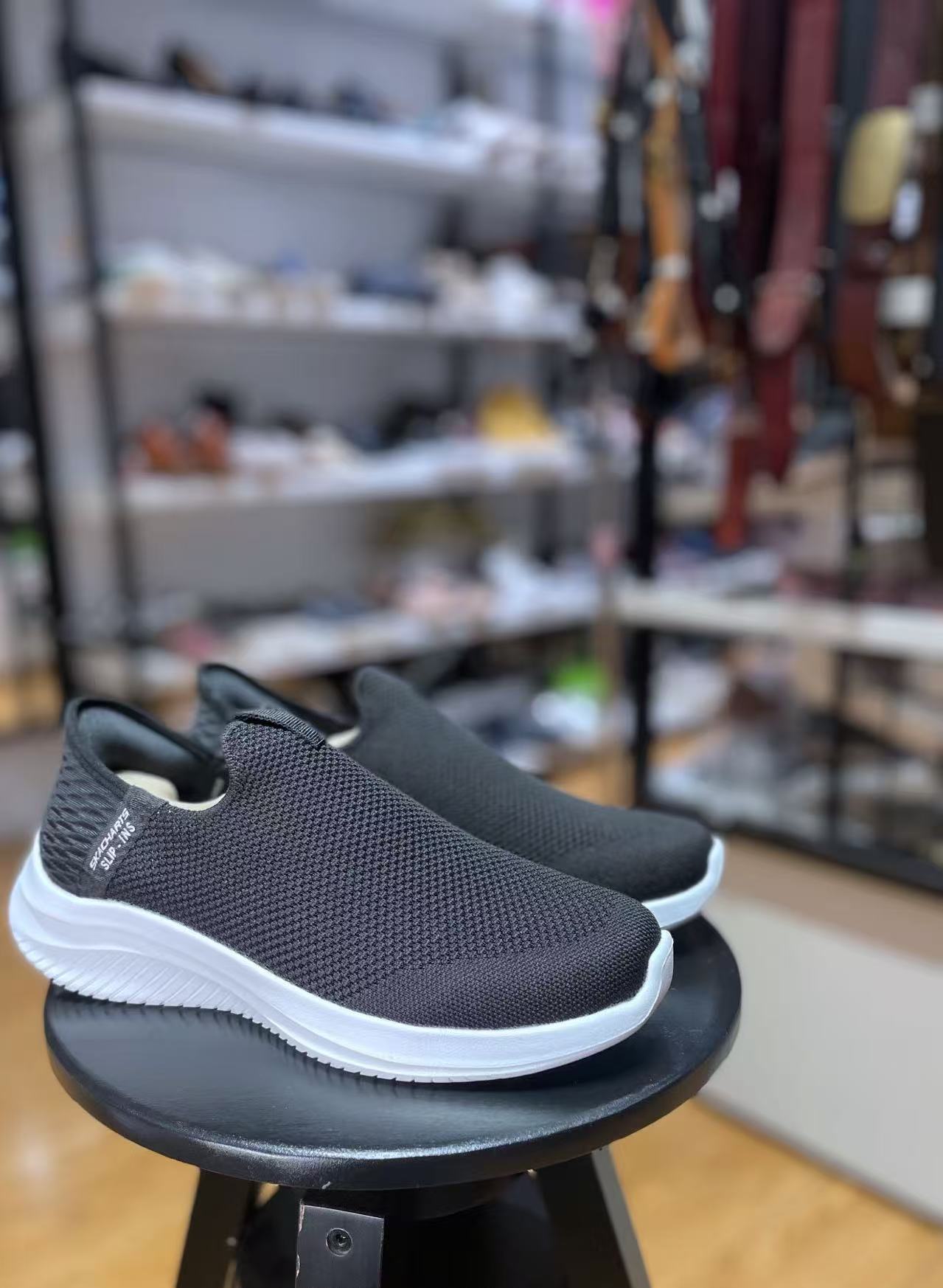 Women's walking shoes