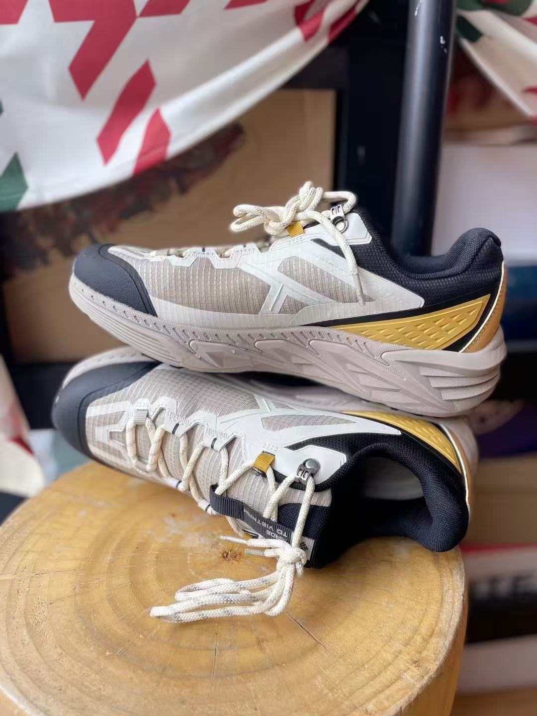 Men's outdoor sports shoes(second hand)