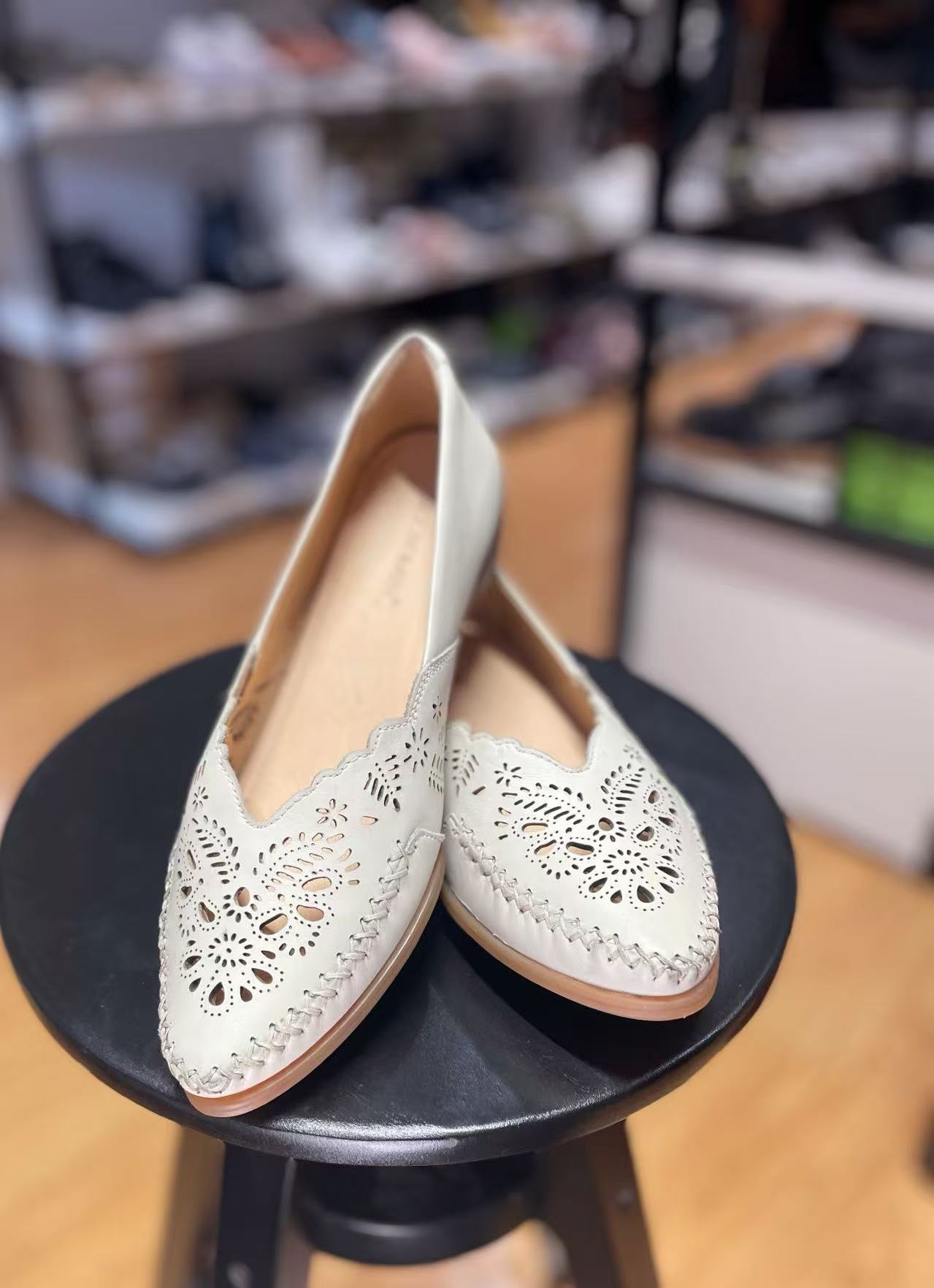 High quality soft and comfortable leather women's shoes