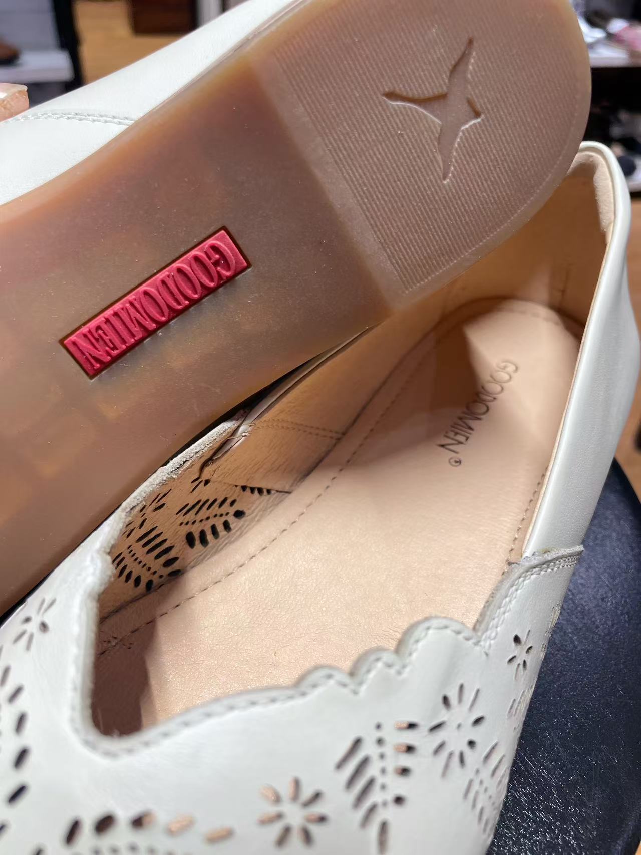 High quality soft and comfortable leather women's shoes