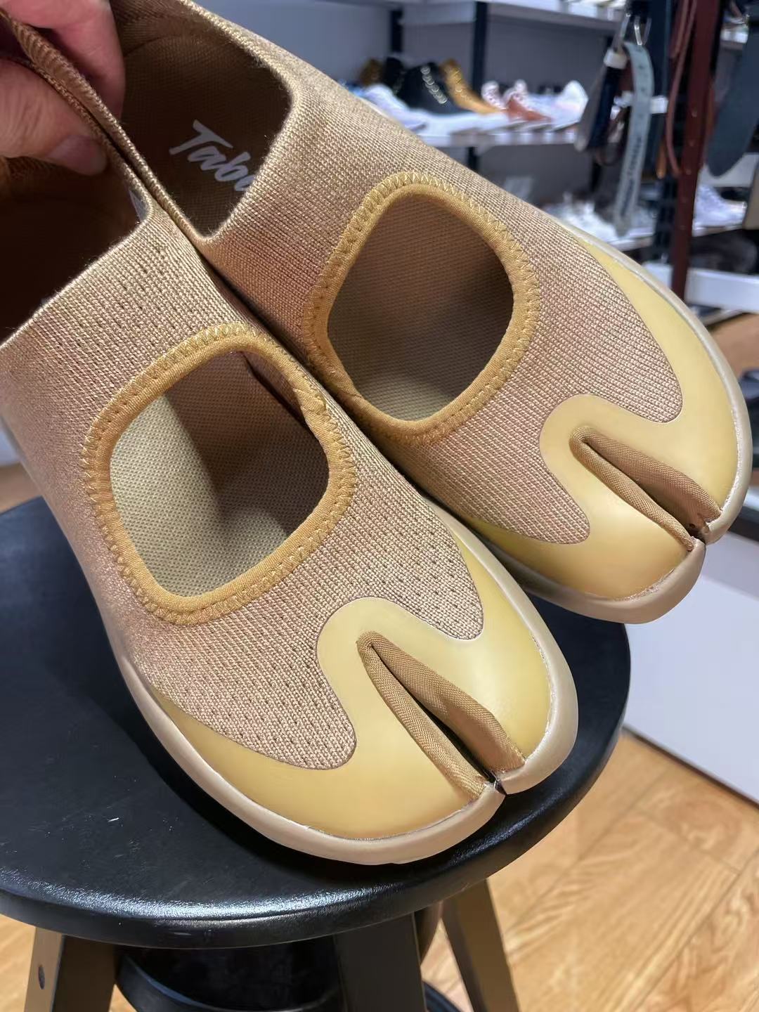 Women's Comfortable Tabi Flats (second-hand)