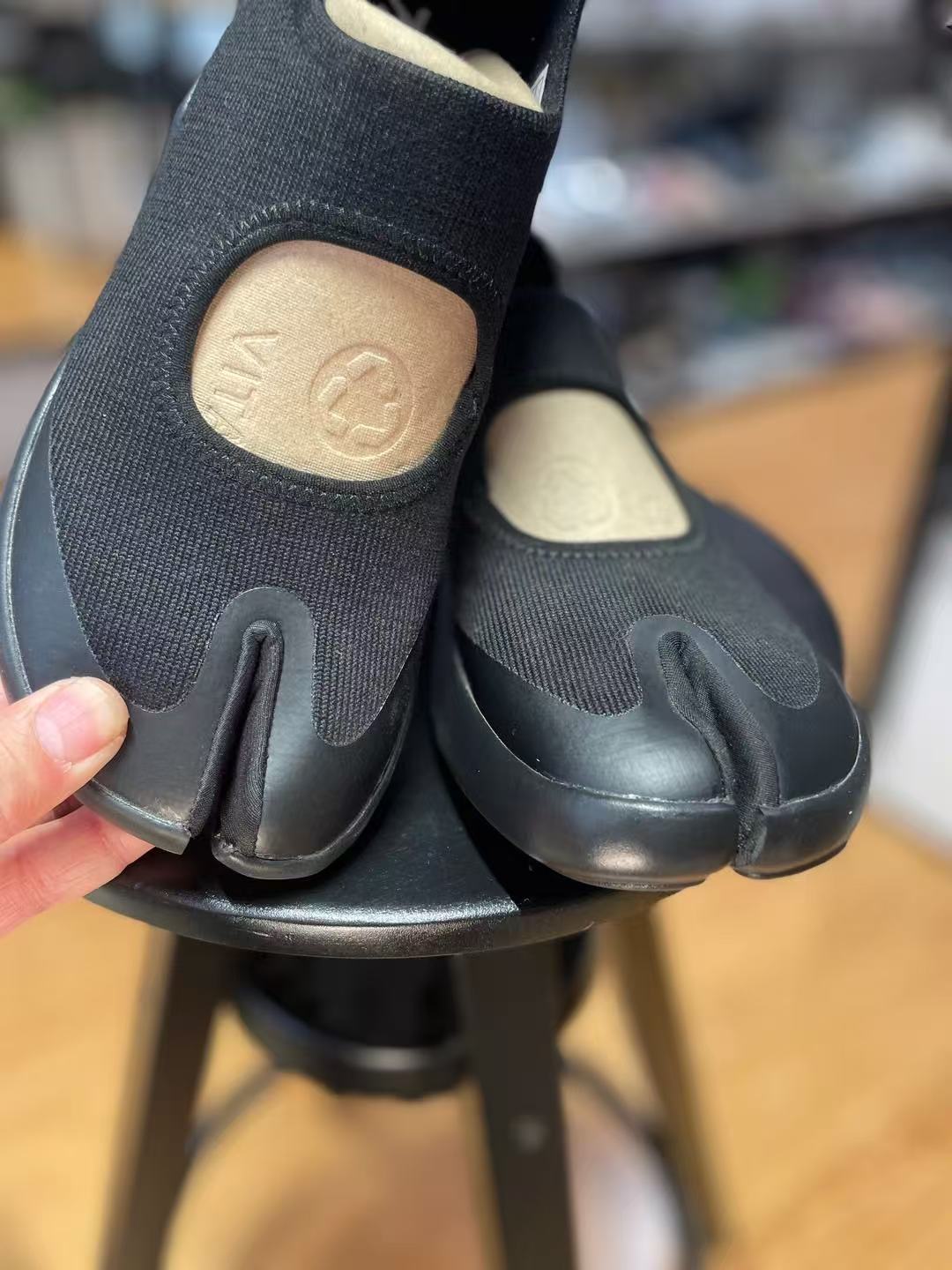 Women's Comfortable Tabi Flats (second-hand)