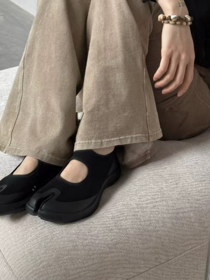 Women's Comfortable Tabi Flats (second-hand)