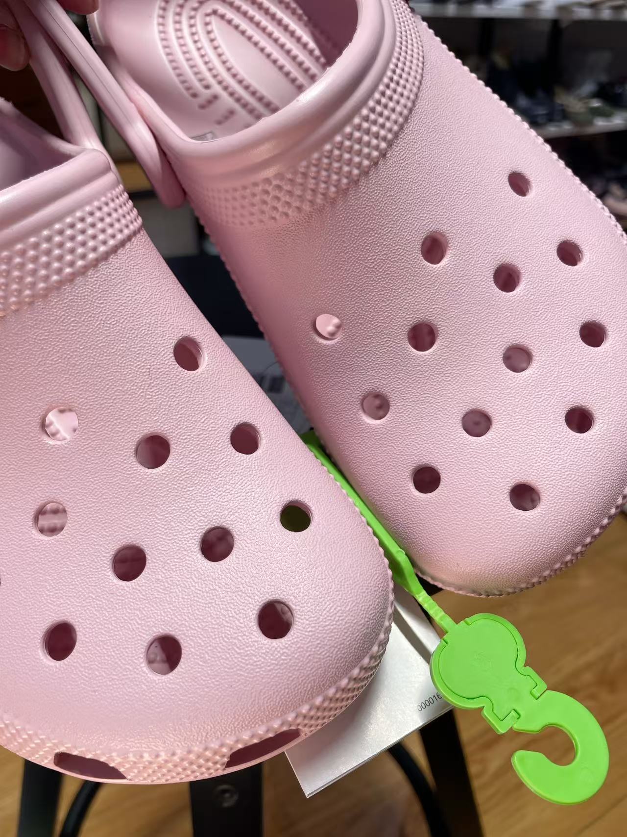 Women's and men's wading sandals and beach shoes