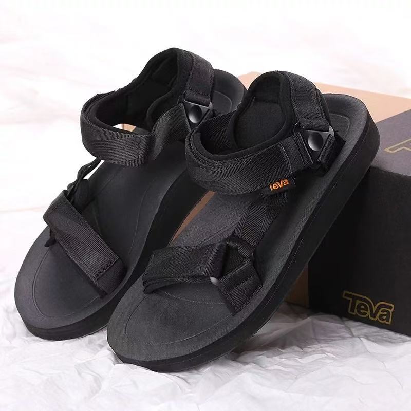 Teva men's beach  sandals (second-hand)