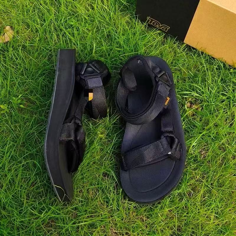 Teva men's beach  sandals (second-hand)