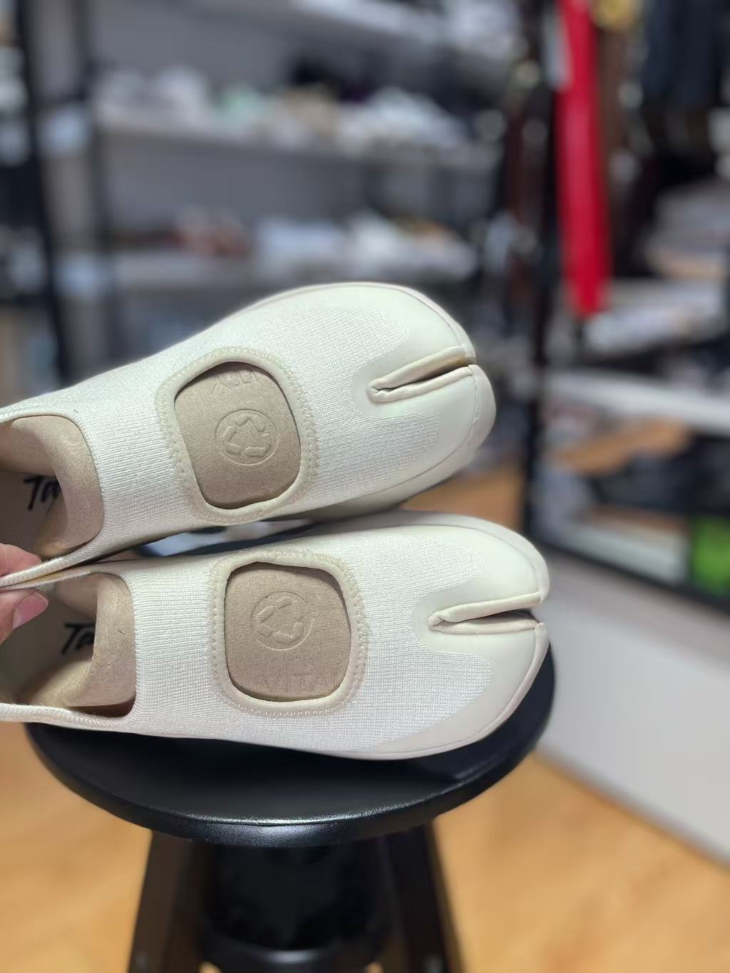 Women's Comfortable Tabi Flats (second-hand)